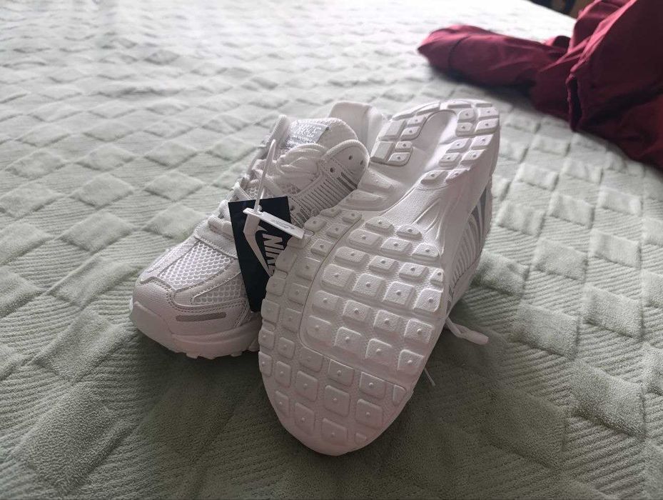 Кроссовки Nike размер 40