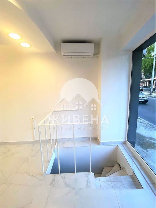 Търговски обект / Магазин под наем в района на Операта, гр. Варна, пл