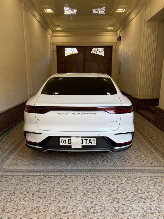 BYD HAN sotiladi