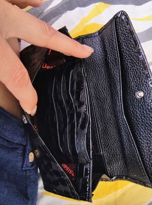 Портфейли естествен лак