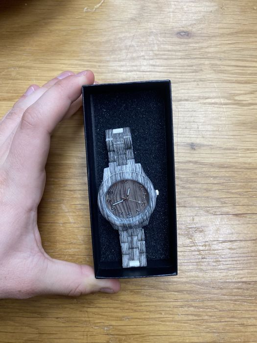 Дамски сребрист часовник