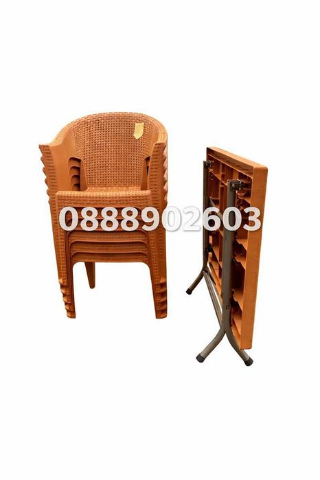 Градински комплект „Хобби“ със сгъваема маса и 6 стола