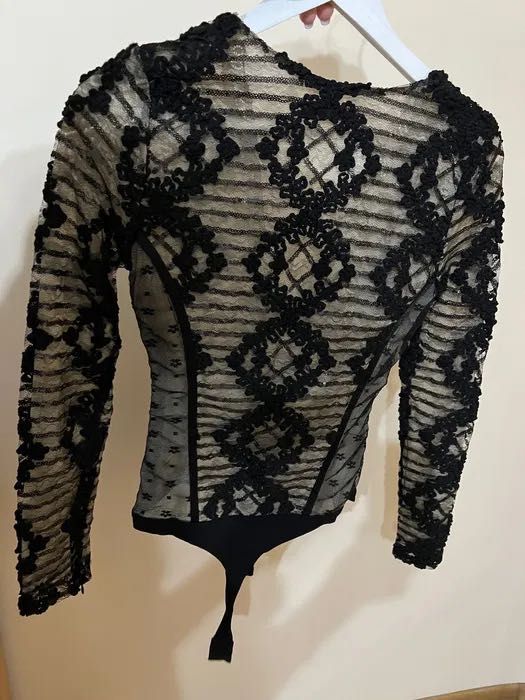 Боди с дантела и пайети на Alessa