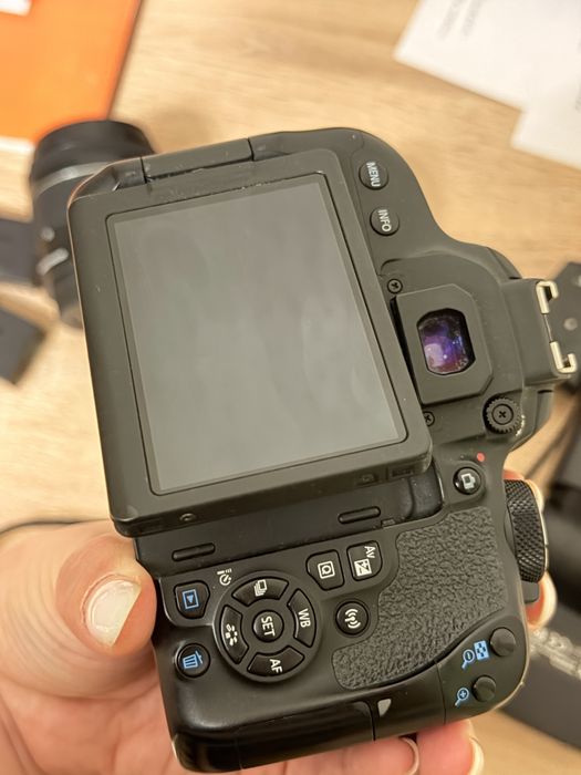 фотоаппарат canon800d