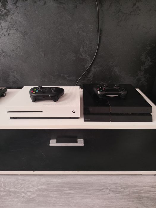 Vând/schimb Xbox one s și ps4
