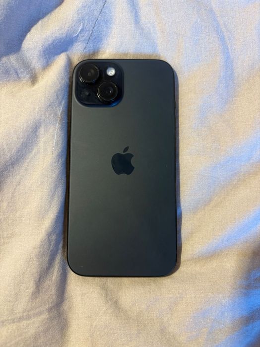 Продавам iPhone 15