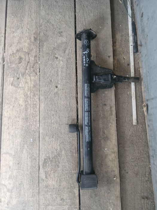 Продам домкрат для мерса