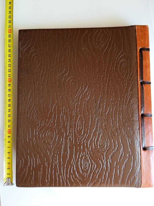 Албум с кожена подвързия 30*25,5 см