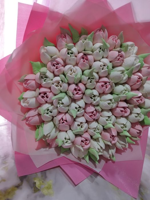 Букет из зефирных тюльпанов