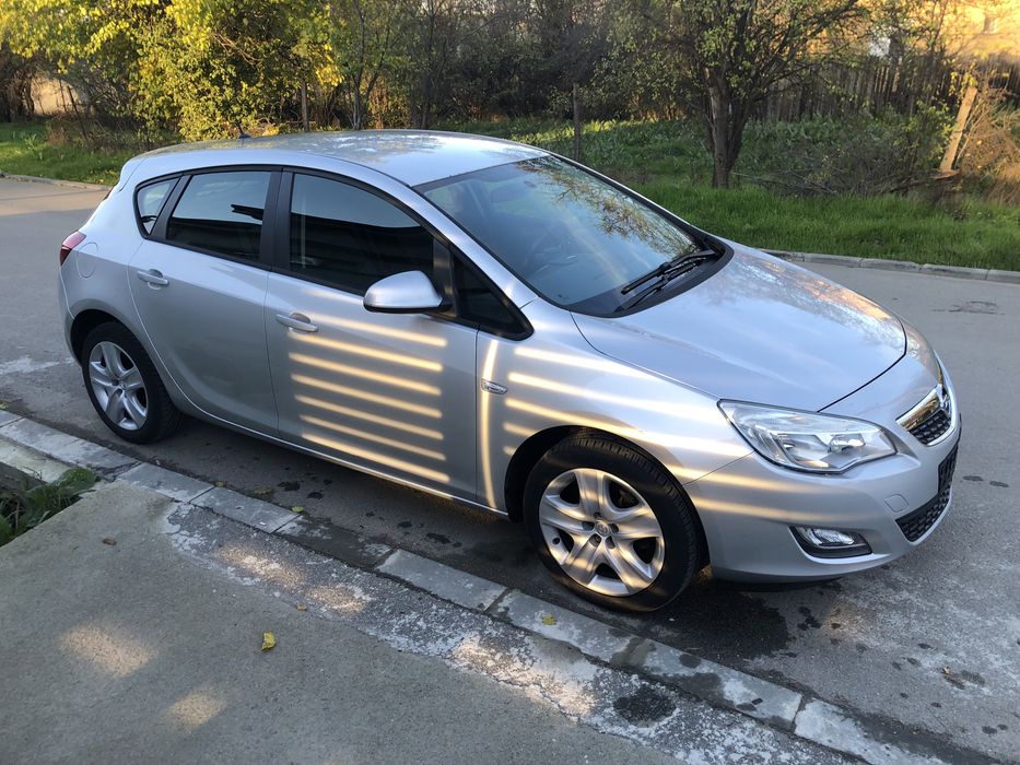 Opel astra j 1.4 benzina 2012