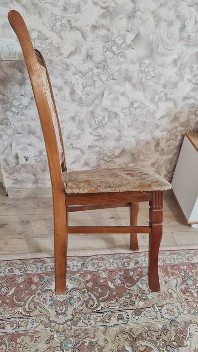 Продаю очент качественные стулья.