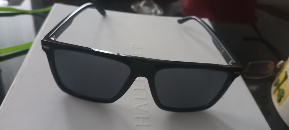 Vand  ochelari de soare