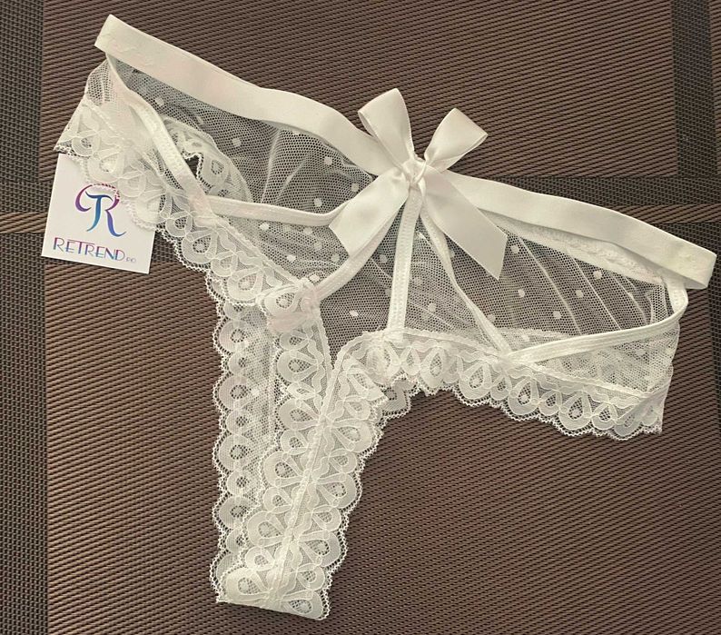 Chiloti sexy cu decupaje si fundita