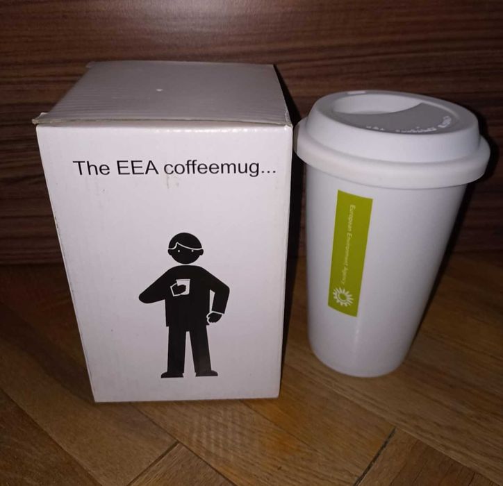 Керамична термочаша бяла със силиконов капак