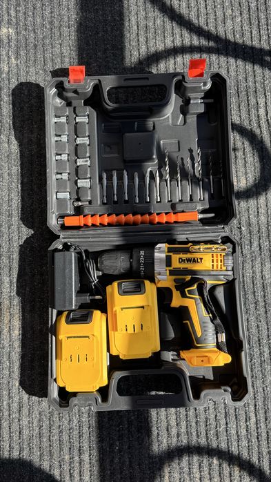 Продам новый шуруповерт dewalt