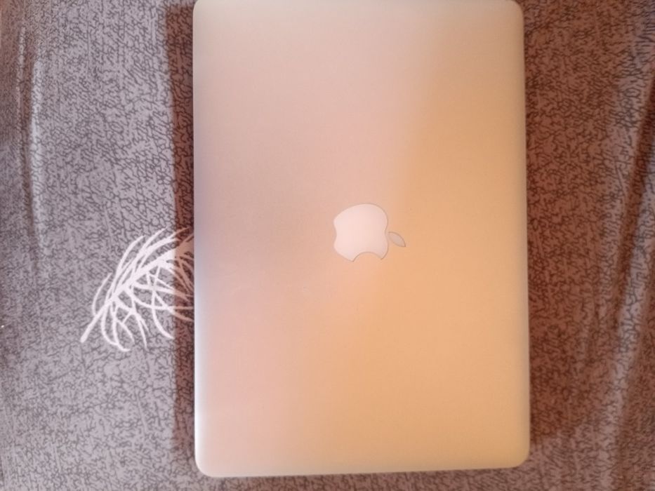 Vând laptop Apple Macbook Pro într-o stare excelentă!