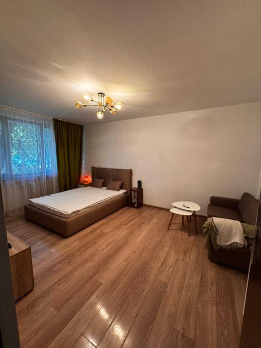 Garsonieră de închiriat – 34 mp, complet renovată, la 6 minute de metrou Valea Ialomiței