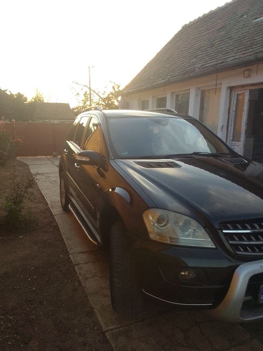 Mercedes Benz ml320