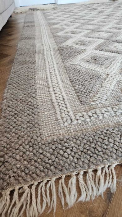 Vand  set covor+cuvertura tesute din lana