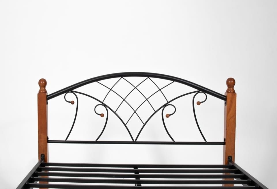 Двухспальная кровать Б/У