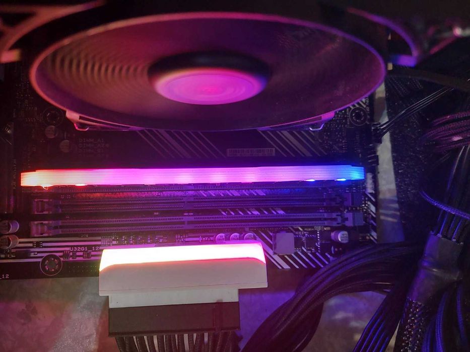 16GB DDR4 3600Mhz CL18 - Corsair Vengance RGB PRO