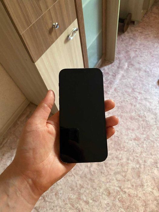 Iphone 12 в хорошем сосстояние