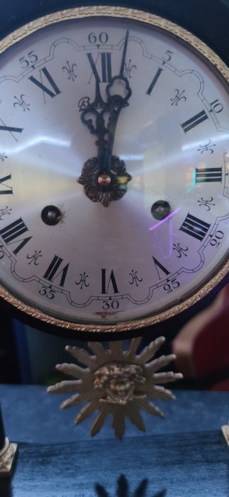 Каминен часовник