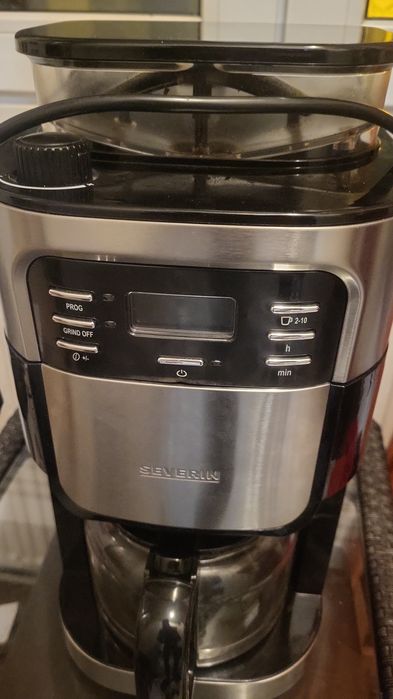 Diverse aparate de cafea cu rasnita  modele diferite