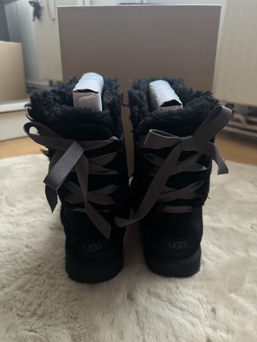 Cizme UGG Bow Black