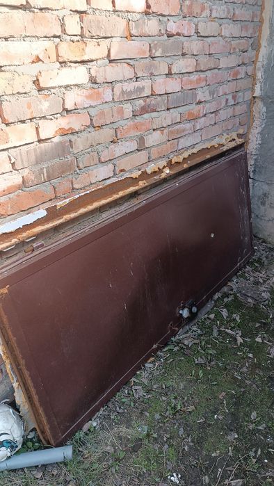 Продам железную дверь