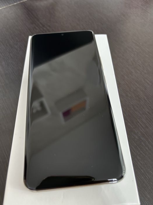 Honor 90, 12GB/512GB Diamond Silver folosit