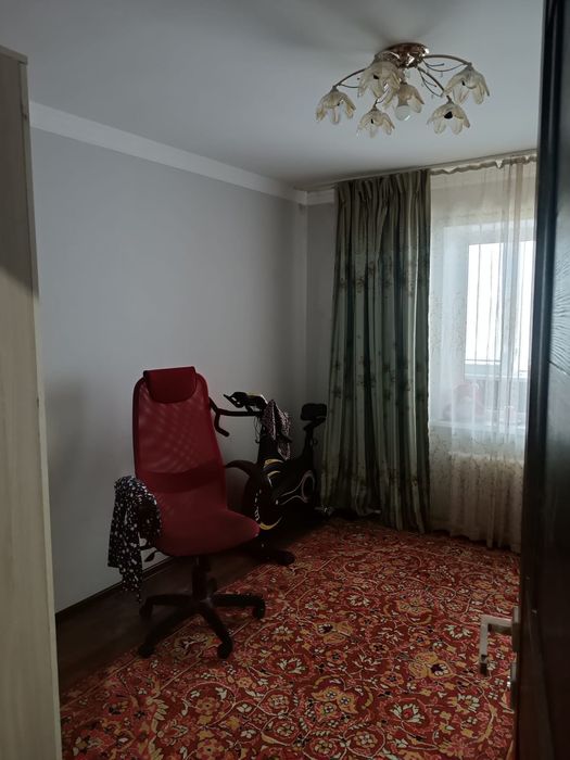 Продам 4 комнатную квартиру