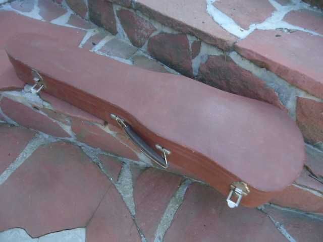 ретро кутии за цигулка.