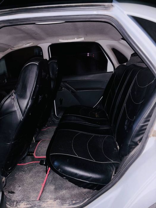 Чисто  салон почти новый