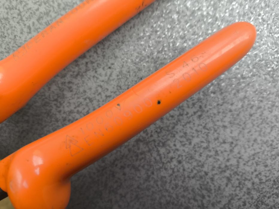 DERANCOURT DA30-210 изолирани хибридни клещи