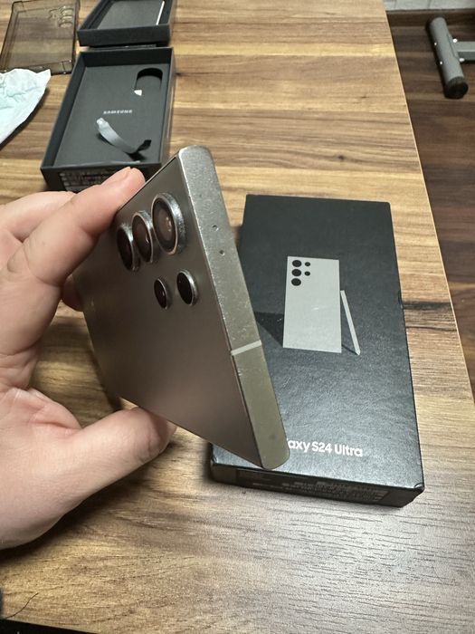 Galaxy S24 Ultra в гаранция до 14.01.2027