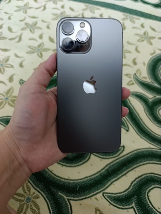 Срочно продам айфон 13 про макс