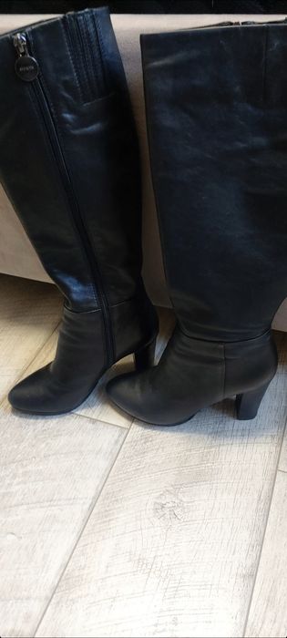 Коженные сапоги Geox 37