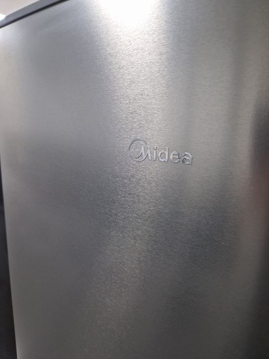 Хладилник с фризев Midea A++ 55 см Нов No Frost