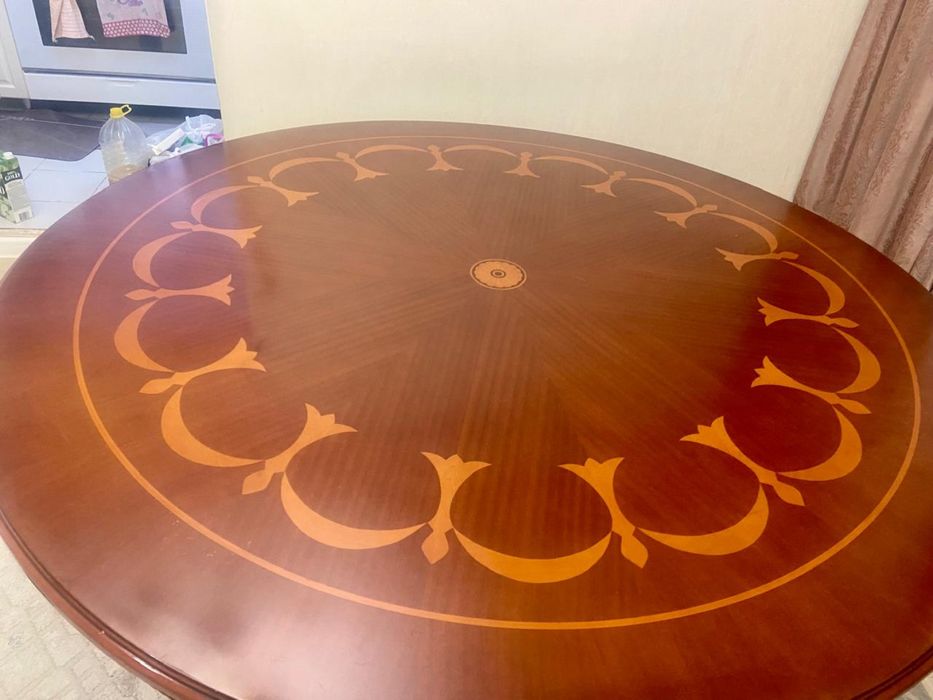 Продам круглый стол