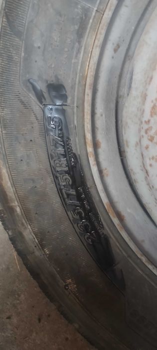 Гуми за Мерцедес и селскостопанска техника