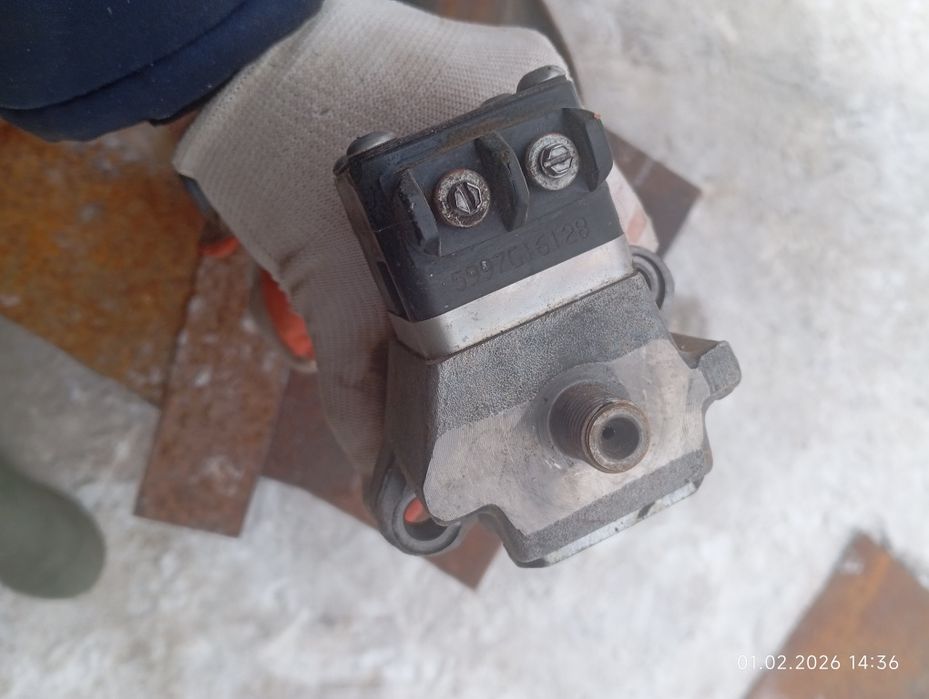 Продам форсунка от фуры