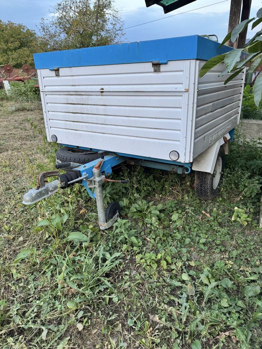 Remorcuta auto de mici dimensiuni