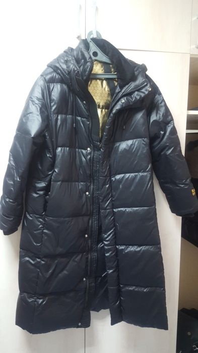 Продам пуховик новый.