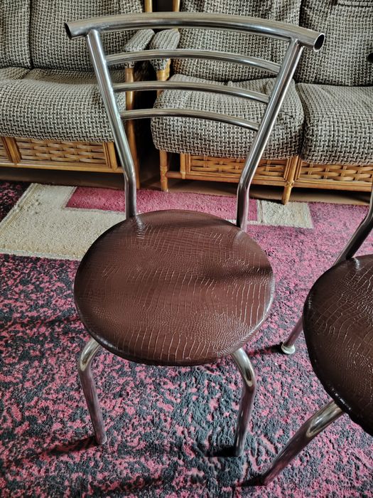 2 кухонных стула