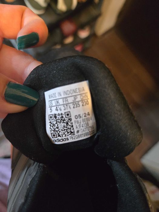 Vand pantofi sport Adidas