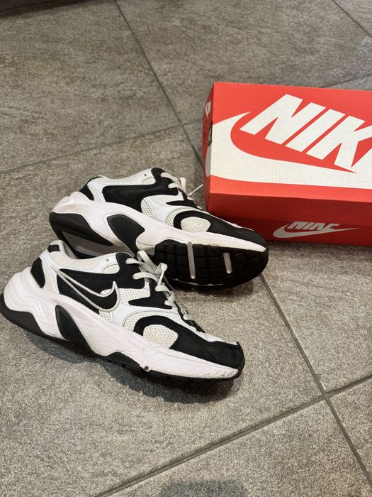 Продам кроссовки Nike
