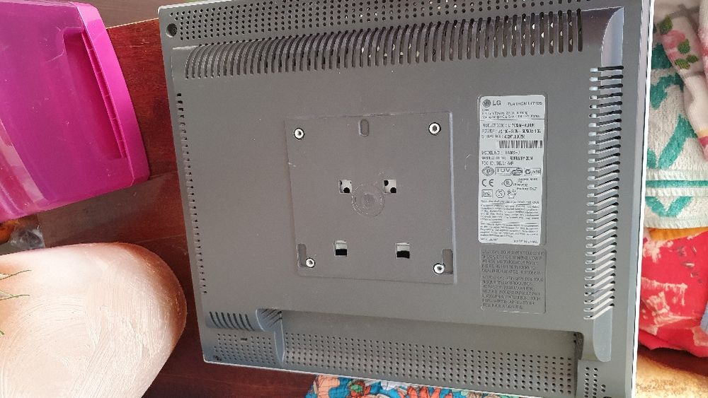 Монитор 43см или 17 дюймов