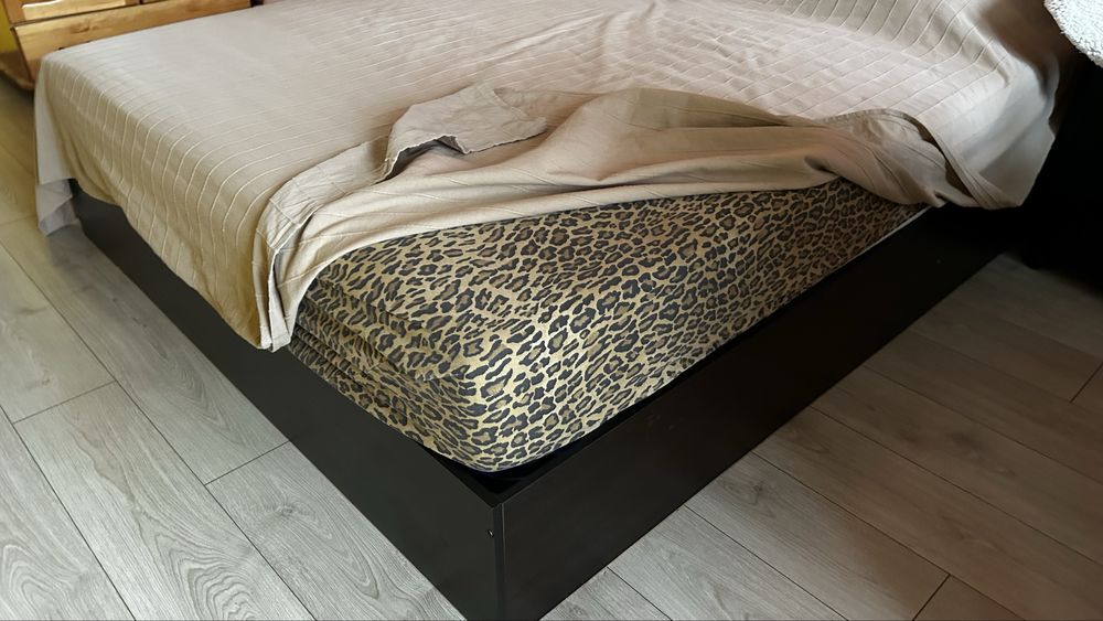 Спалня с мартак 160/190 см.