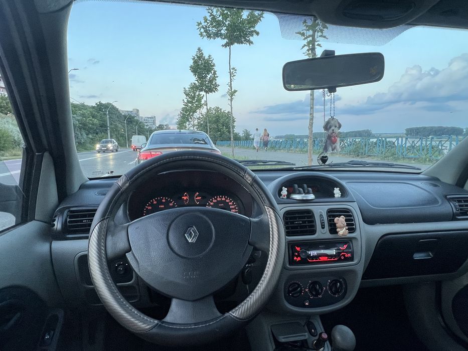 RENAULT Clio 2002 — imagine 2